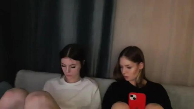 Image 3 of a_roxy Stream on Chaturbate on 16 months ago