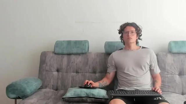 Image 4 of a_sexy_couple__ Stream on Chaturbate on 13 months ago