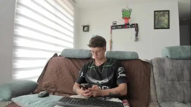 Image 7 of a_sexy_couple__ Stream on Chaturbate on 14 days ago