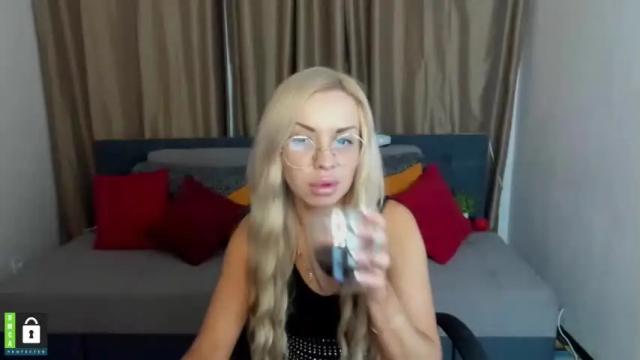 Image 3 of a_shines_amirra Stream on Chaturbate on 16 months ago