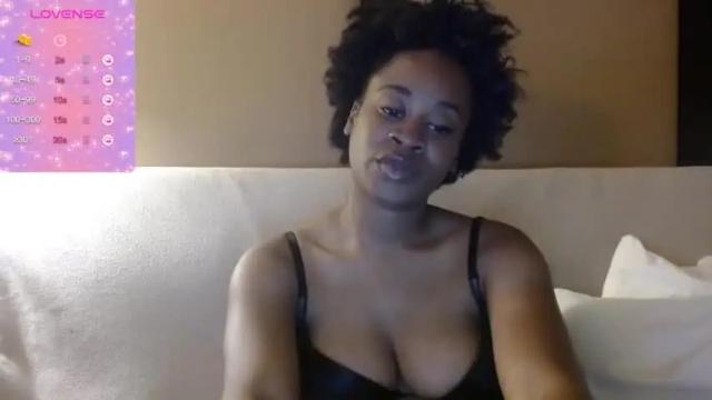 Image 6 of aaliyah_sins Stream on Chaturbate on 19 months ago