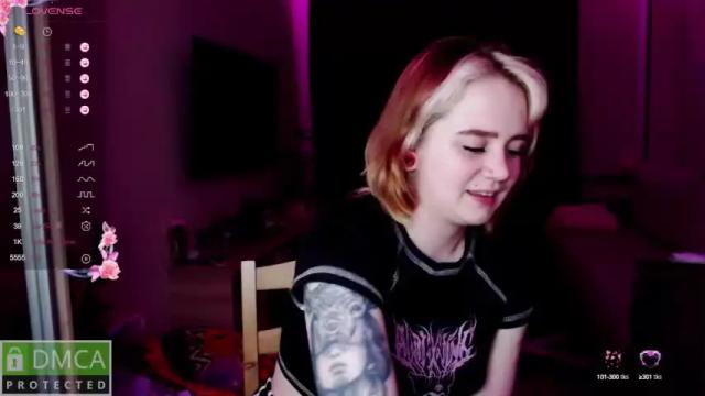 Image 4 of aamyjjamie Stream on Chaturbate on 12 months ago