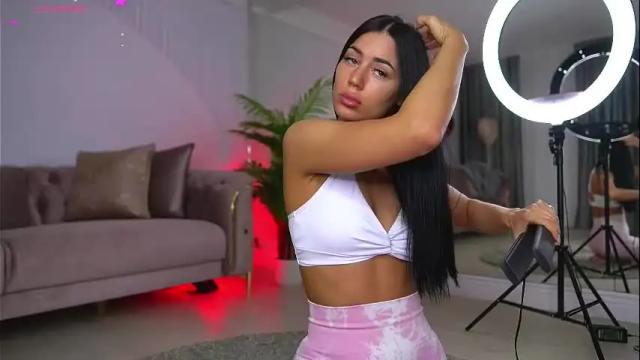 Image 2 of abbela_white Stream on Chaturbate on 1 month ago