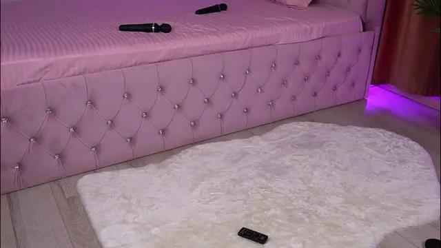 Image 2 of abbela_white Stream on Chaturbate on 1 month ago