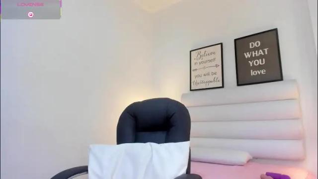 Image 3 of abbey_walker Stream on Chaturbate on 1 month ago