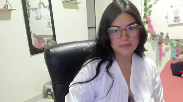 Image 3 of abbie_05 Stream on Chaturbate on 19 months ago