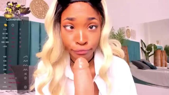 Image 3 of abbireyes Stream on Chaturbate on 19 months ago