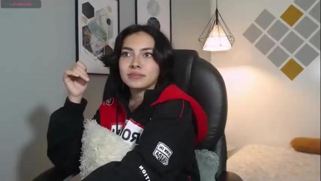 Image 3 of abbiross Stream on Chaturbate on 8 months ago