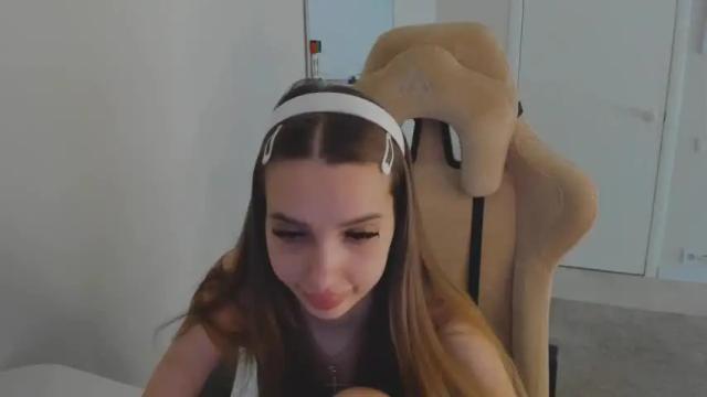 Image 11 of abby__angels Stream on Chaturbate on 18 months ago