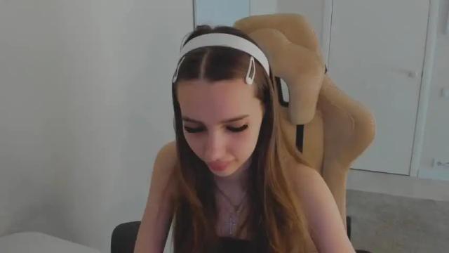 Image 2 of abby__angels Stream on Chaturbate on 18 months ago