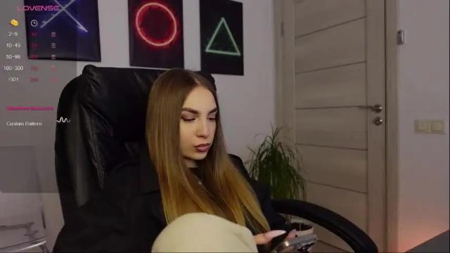 Image 3 of abby_laker Stream on Chaturbate on 1 month ago