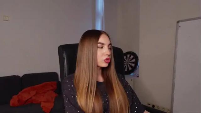 Image 6 of abby_laker Stream on Chaturbate on 15 days ago