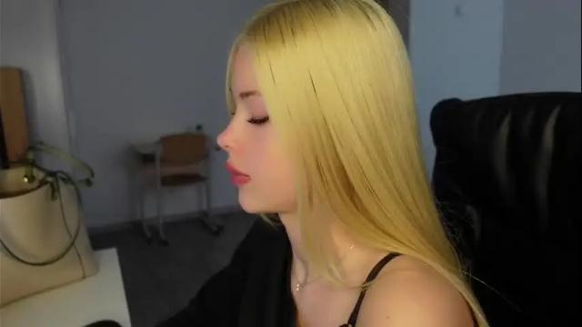 Image 11 of abby_laker Stream on Chaturbate on 10 days ago