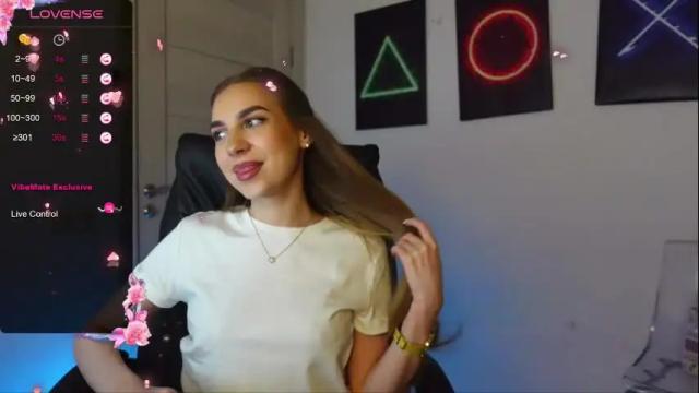 Image 8 of abby_laker Stream on Chaturbate on 6 days ago