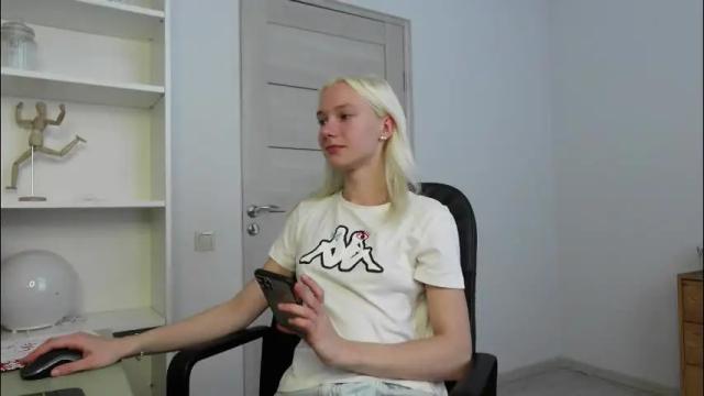 Image 4 of abby_laker Stream on Chaturbate on 1 month ago