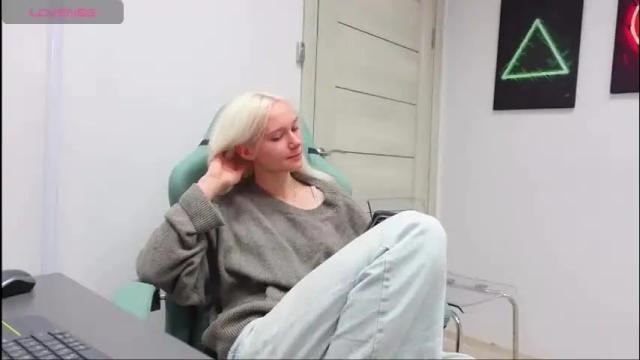 Image 2 of abby_laker Stream on Chaturbate on 1 month ago