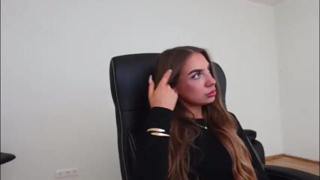 Image 4 of abby_laker Stream on Chaturbate on 13 days ago