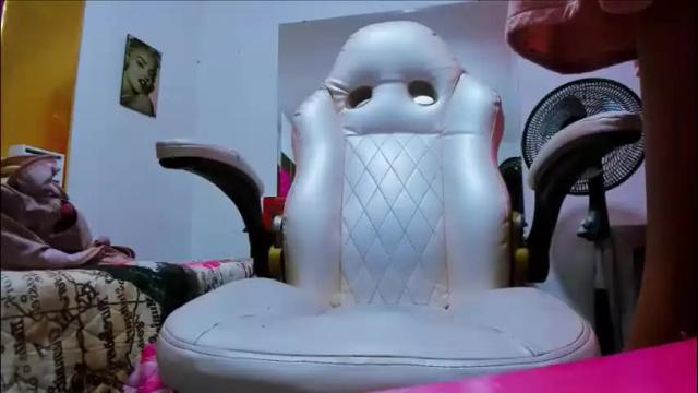 Image 2 of abby_moss Stream on Chaturbate on 2 months ago