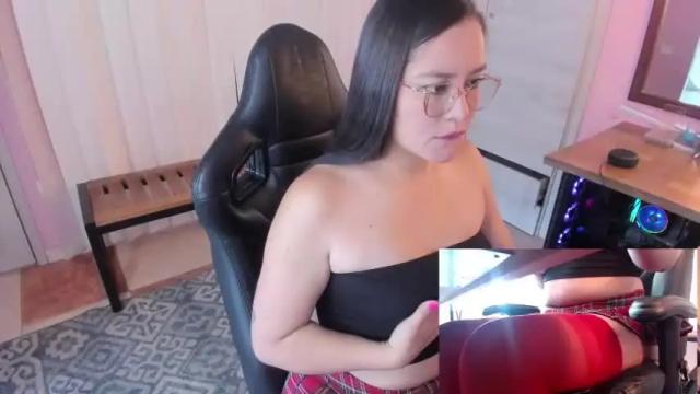 Image 2 of abby_thompsonn_ Stream on Chaturbate on 21 months ago