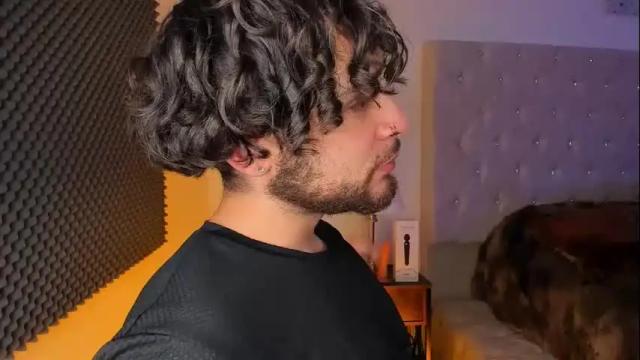 Image 4 of abbyandchris1 Stream on Chaturbate on 21 days ago