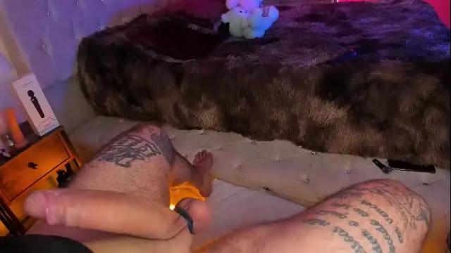 Image 7 of abbyandchris1 Stream on Chaturbate on 8 days ago