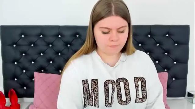 Image 3 of abbybigboobs Stream on Chaturbate on 7 days ago