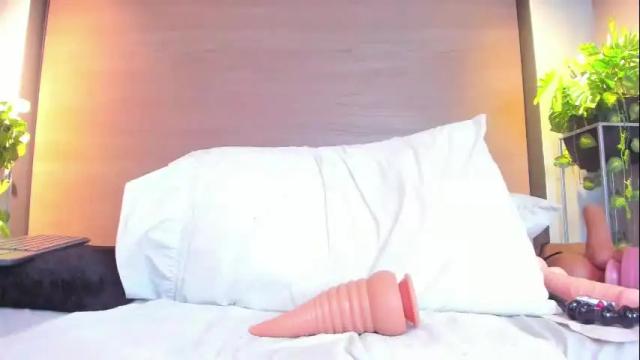 Image 2 of abbymonroee Stream on Chaturbate on 9 days ago