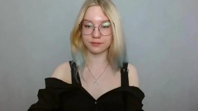 Image 2 of abbymoore__ Stream on Chaturbate on 13 months ago