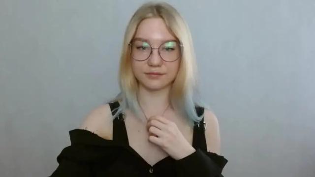 Image 7 of abbymoore__ Stream on Chaturbate on 13 months ago