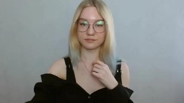 Image 8 of abbymoore__ Stream on Chaturbate on 13 months ago