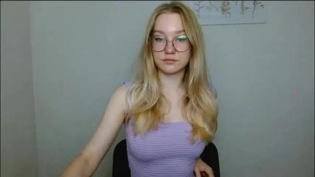 Image 2 of abbymoore__ Stream on Chaturbate on 3 months ago