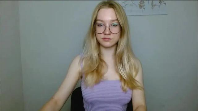 Image 3 of abbymoore__ Stream on Chaturbate on 3 months ago