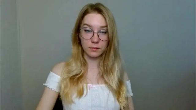 Image 3 of abbymoore__ Stream on Chaturbate on 1 month ago