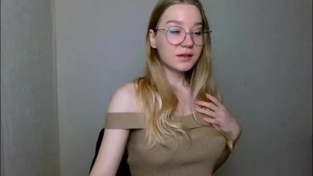Image 11 of abbymoore__ Stream on Chaturbate on 1 month ago