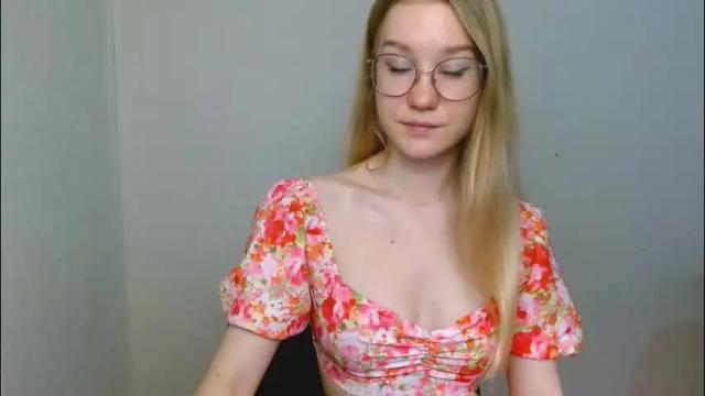 Image 10 of abbymoore__ Stream on Chaturbate on 25 days ago