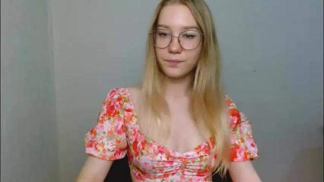 Image 3 of abbymoore__ Stream on Chaturbate on 25 days ago
