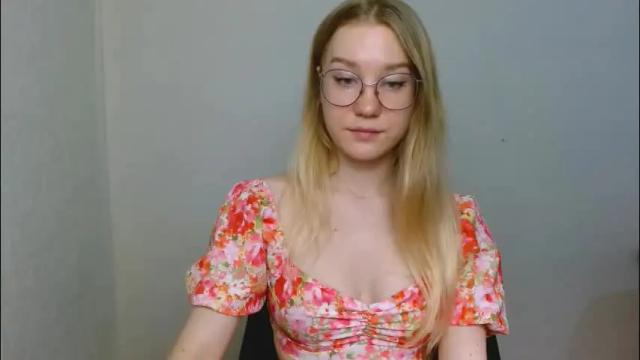 Image 6 of abbymoore__ Stream on Chaturbate on 25 days ago