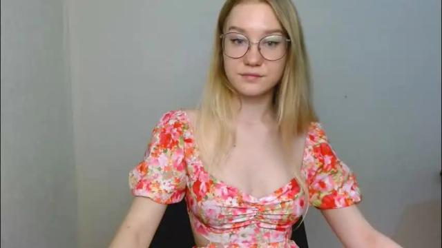 Image 7 of abbymoore__ Stream on Chaturbate on 25 days ago