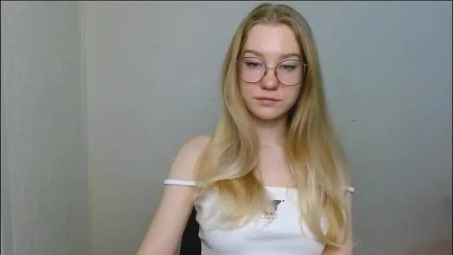 Image 4 of abbymoore__ Stream on Chaturbate on 10 days ago