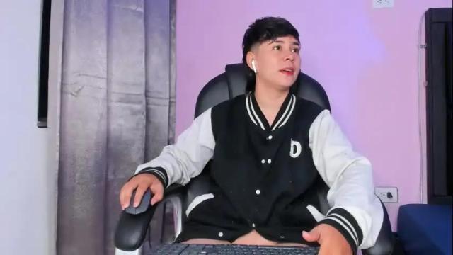 Image 7 of abbysmiitth_ Stream on Chaturbate on 1 month ago