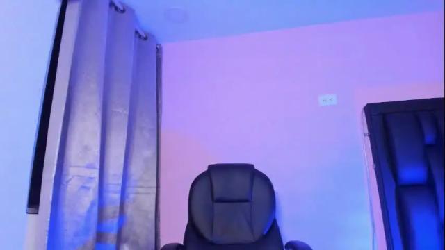 Image 2 of abbysmiitth_ Stream on Chaturbate on 1 month ago