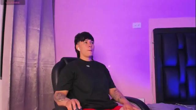 Image 8 of abbysmiitth_ Stream on Chaturbate on 19 days ago