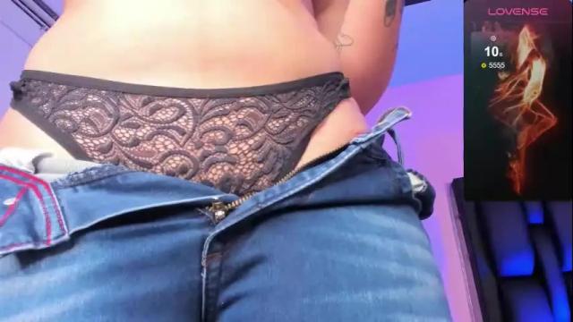 Image 10 of abbysmiitth_ Stream on Chaturbate on 18 days ago
