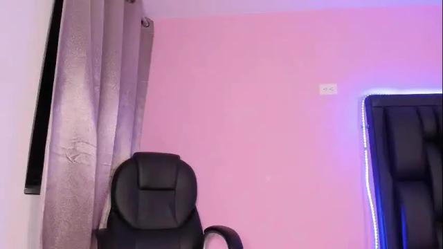 Image 8 of abbysmiitth_ Stream on Chaturbate on 1 month ago