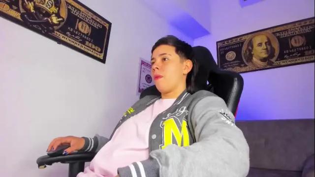Image 12 of abbysmiitth_ Stream on Chaturbate on 24 days ago