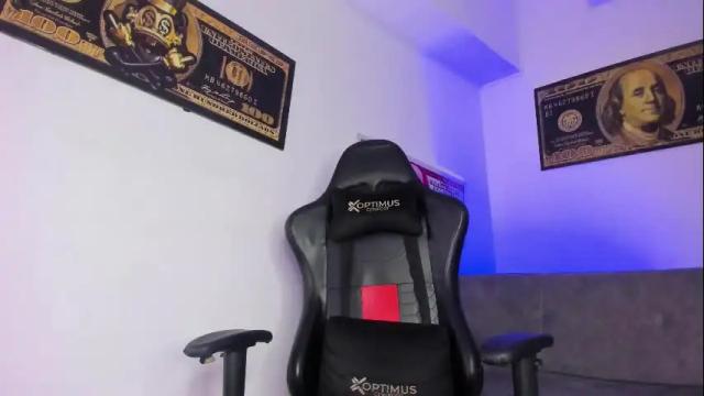 Image 4 of abbysmiitth_ Stream on Chaturbate on 24 days ago