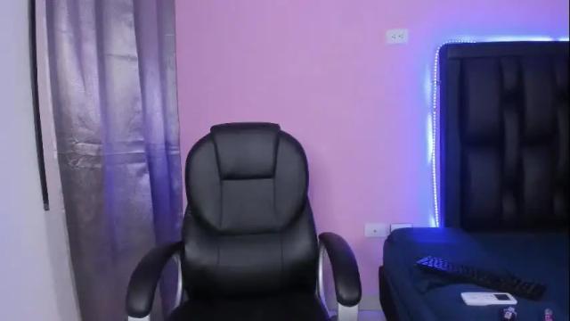 Image 8 of abbysmiitth_ Stream on Chaturbate on 17 days ago