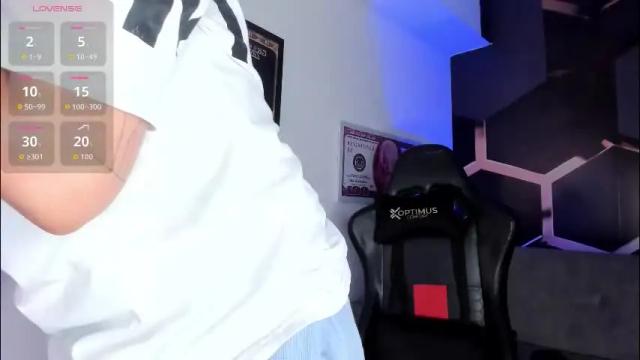 Image 8 of abbysmiitth_ Stream on Chaturbate on 1 month ago