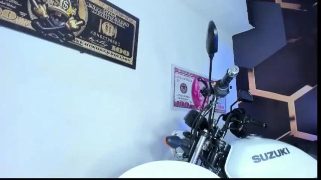 Image 8 of abbysmiitth_ Stream on Chaturbate on 25 days ago