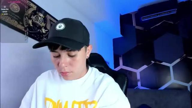 Image 8 of abbysmiitth_ Stream on Chaturbate on 2 months ago